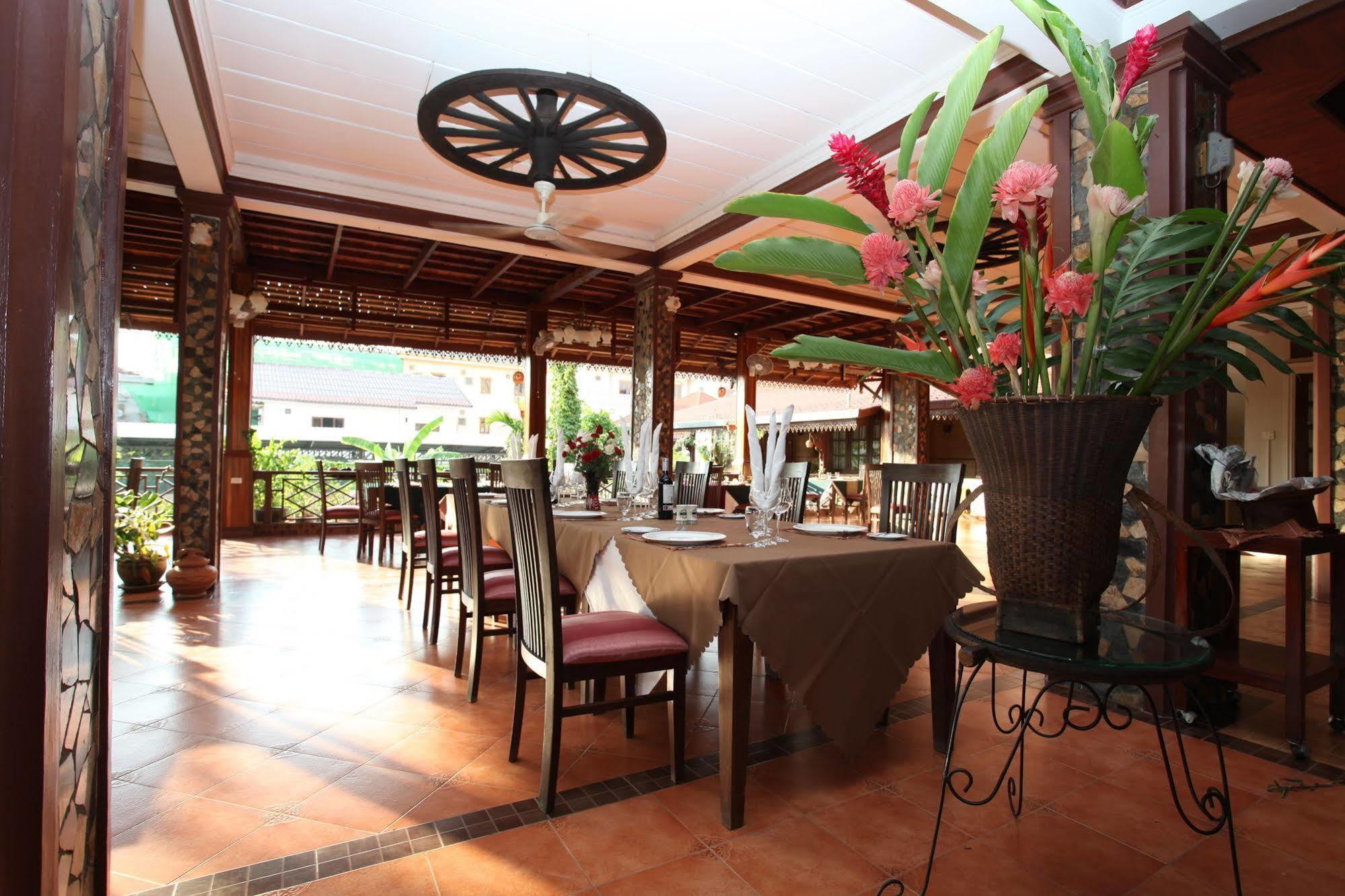 Chandara Boutique Hotel Vientiane Exterior photo
